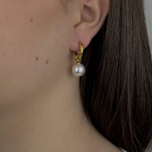 GOLD LITTLE HOOPS WITH PEARL EARRINGS