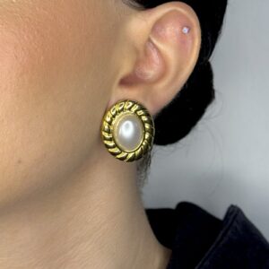 GOLD OVAL PEARL EARRINGS