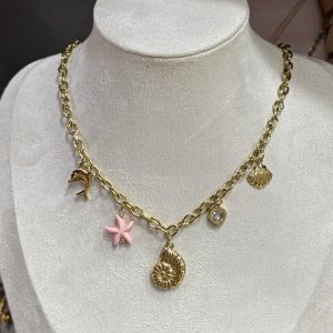 ΚΟΛΙΕ ΜΕ CHARMS